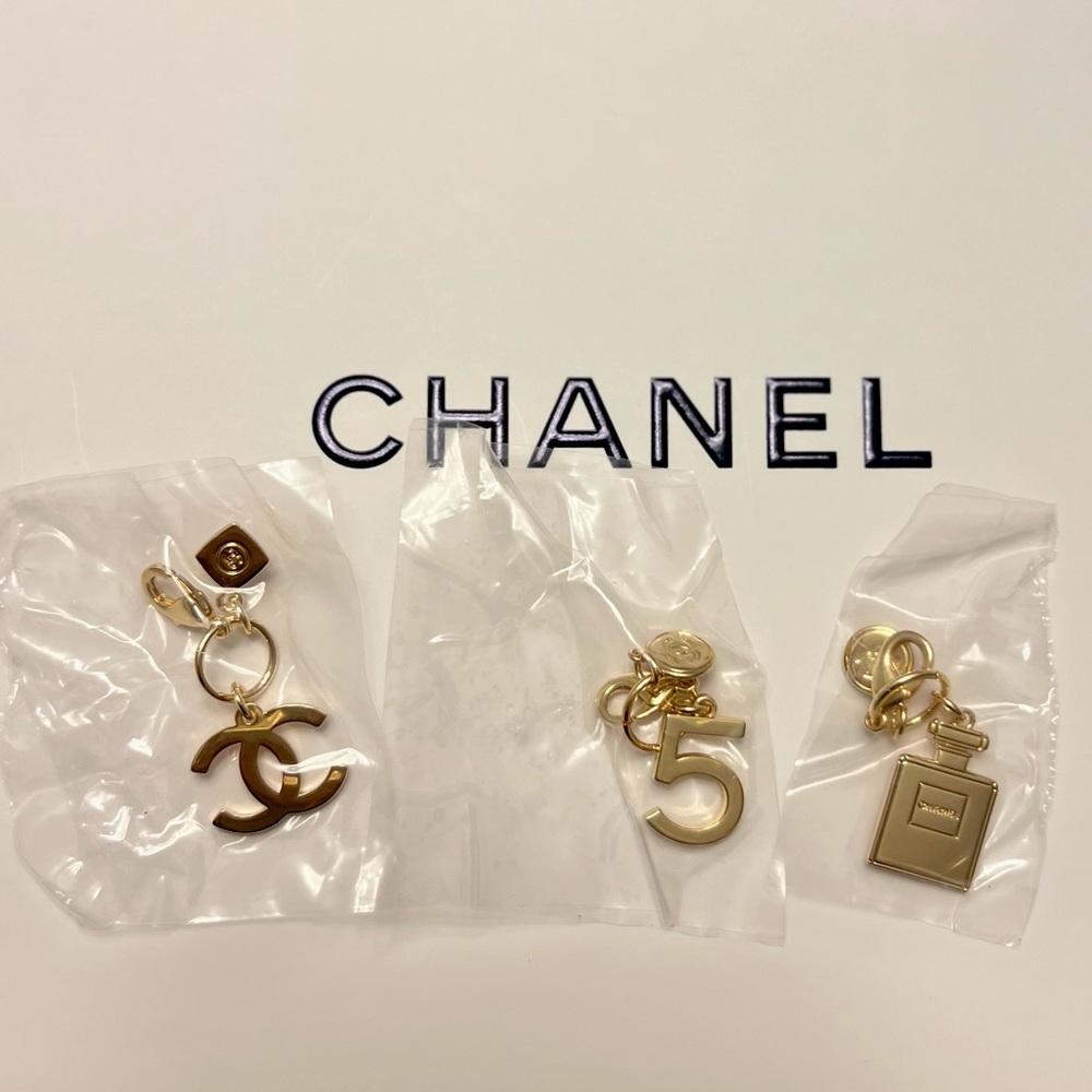 Chanel Holiday 2023 Charms (3)